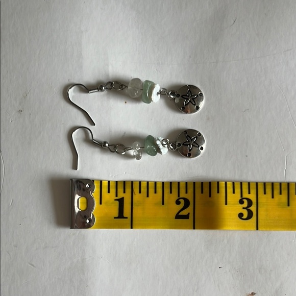 Sand dollar silver colored earrings - Picture 3 of 5